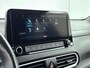 Hyundai Kona 1.6 GDI HEV PREMIUM | TWO TONE | TREKHAAK | LEDER | NAVI | CLIMA | CRUISE ADAPT. | CAMERA | 18'' LM VELGEN | M+S BANDEN | APPLE CAR PLAY & ANDROID AUTO | STOEL- & STUURVERWARMING |