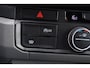 Volkswagen Crafter 35 2.0 TDI L3H2 DC Highline PB Edition Camera, Caplay, LED, 177pk, 2 x Schuifdeur, Clima, Multimedia, Voorruit verwarming, Automaat, Uniek!