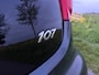 Peugeot 107 1.0-12V Sportium | Schuif-/Kanteldak | Airco | 5 Deurs | Elektrische Ramen | CV | Nieuwe APK + Afleverbeurt | 12V |