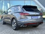 Volkswagen Touareg 3.0 TSi 4MOTION R 463pk Luchtvering / Trekhaak / Massage Stoelen