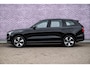 Volvo EX90 Twin Motor AWD 111 kWh Core | Trekhaak | Stoel- / Stuurverwarming | Adaptive Cruise Control | Panoramadak | Elektrisch verstelbare stoelen | Dodehoekdetectie | Elektrische achterklep | 7 zitplaatsen | BTW auto |