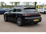 Porsche Macan 2.0 / Panoramadak / Camera / Carbon intr. / Matrix LED / Leder / 21'' / Sportchrono / Bose / CarPlay / Stoelventilatie+Verwarming / Stuurverwarming / Dodehoek / DAB / ACC