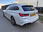 BMW 3-Serie Touring 330i xDrive High Executive / AUTOMAAT / M-PAKKET / LEER / NAVI / CRUISE / 119dkm!