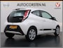 Toyota Aygo 1.0 VVT-i x-play Stoelverwarming AppleCarplay/AndroidAuto Airco Dab Isofix Bluetooth Elek.Ramen/Spiegels Usb-aansluiting Wegenbelasting 24,- p.m.