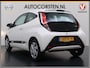 Toyota Aygo 1.0 VVT-i x-play Stoelverwarming AppleCarplay/AndroidAuto Airco Dab Isofix Bluetooth Elek.Ramen/Spiegels Usb-aansluiting Wegenbelasting 24,- p.m.