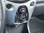 Toyota Aygo 1.0 VVT-i x-play Stoelverwarming AppleCarplay/AndroidAuto Airco Dab Isofix Bluetooth Elek.Ramen/Spiegels Usb-aansluiting Wegenbelasting 24,- p.m.