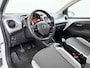 Toyota Aygo 1.0 VVT-i x-play Stoelverwarming AppleCarplay/AndroidAuto Airco Dab Isofix Bluetooth Elek.Ramen/Spiegels Usb-aansluiting Wegenbelasting 24,- p.m.