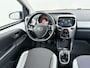 Toyota Aygo 1.0 VVT-i x-play Stoelverwarming AppleCarplay/AndroidAuto Airco Dab Isofix Bluetooth Elek.Ramen/Spiegels Usb-aansluiting Wegenbelasting 24,- p.m.
