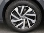 Volkswagen Golf 1.4 eHybrid Style | Trekhaak | Parkeersensoren | Navigatie | Airco |