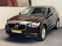 Volvo XC60 2.0 T4 MOMENTUM NAVIGATIE ADAPTIIVE CRUISE CONTROL PANORAMA SCHUIF/KANTELDAK APPLE CARPLAY/ANDROID RIJSTROOKSENSOREN ELEK. UITKLAPBARE TREKHAAK ZEER MOOI !!