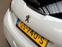 Peugeot 208 1.2 PureTech GT-line Automaat (NAVIGATIE, PARELMOER, CLIMATE, LEDER, PARKEERSENSOREN, SPORTSTOELEN, CRUISE, NIEUWE APK, NIEUWSTAAT)