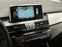 BMW 2-Serie Active Tourer 218i High Executive Automaat (GROOT NAVI, HEAD-UP DISPLAY, CLIMATE, LEDER, STOELVERWARMING, CAMERA, SPORTSTOELEN, GETINT GLAS, CRUISE, NIEUWE APK, NIEUWSTAAT)