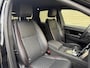 Land Rover Discovery Sport 1.5 P300e R-Dynamic S | Meridian | Navigatie | Cruise control | Lane assist | Camera | Lederen bekleding | Stoelverwarming | Elektrisch verstelbare stoelen | Apple CarPlay / Android Auto | DAB | LED | 20 inch velgen | Elektrische achterklep | Dealeronderhouden