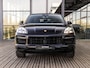 Porsche Cayenne Coupé 3.0 E-Hybrid | SPORTDESIGN | SPORTCHRONO | SPORTUITLAATSYSTEEM | BOSE | SOFTCLOSE | 18-WEG STOELEN | PASM LUCHTVERING | STOELVENTILATIE | PANORAMADAK | VIERWIELBESTURING | ELEKTR.TREKHAAK | NL AUTO | HEAD-UP DISPLAY | DEALER ONDERHOUDEN |
