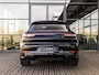 Porsche Cayenne Coupé 3.0 E-Hybrid | SPORTDESIGN | SPORTCHRONO | SPORTUITLAATSYSTEEM | BOSE | SOFTCLOSE | 18-WEG STOELEN | PASM LUCHTVERING | STOELVENTILATIE | PANORAMADAK | VIERWIELBESTURING | ELEKTR.TREKHAAK | NL AUTO | HEAD-UP DISPLAY | DEALER ONDERHOUDEN |