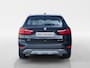 BMW X1 sDrive18i High Executive | Achteruitrijcamera | Lederen bekleding | Head Up Display | Stoelverwarming | Elektr. Achterklep | 12 maanden garantie! |