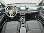Kia Stonic 1.0 T-GDi MHEV DynamicPlusLine 1e Eigenaar | Navi | Cruise & climate Control | Camera | Apple Carplay/Android Auto | Privacy Glas | LM Velgen | Fabrieksgarantie | NAP