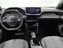 Peugeot e-2008 EV Allure Avantage 54 kWh 156pk Automaat | Navigatie | Camera Voor + Achter | Adaptieve Cruise Control | Climate Control | 17"LMV | LED | Dodehoekdetectie | Apple Carplay/Android Auto |