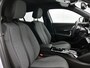 Peugeot e-2008 EV Allure Avantage 54 kWh 156pk Automaat | Navigatie | Camera Voor + Achter | Adaptieve Cruise Control | Climate Control | 17"LMV | LED | Dodehoekdetectie | Apple Carplay/Android Auto |