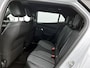 Peugeot e-2008 EV Allure Avantage 54 kWh 156pk Automaat | Navigatie | Camera Voor + Achter | Adaptieve Cruise Control | Climate Control | 17"LMV | LED | Dodehoekdetectie | Apple Carplay/Android Auto |