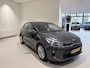 Kia Rio 1.0 TGDI First Edition Airco | Apple Carplay/Android Auto | Autonomous Emergency Braking | Bluetooth | Cruise Control | Extra Getint Glas | Hill/Hold Functie | Keyless Entry | Lichtmetalen Velgen 16'' | Multimedia-Voorbereiding | Navigatiesysteem Full Map | Parkeersensor Achter | Rijstrooksensor | Spraakbediening | Start/Stop Systeem