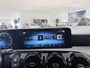 Mercedes-Benz A-klasse 180 Business Solution Airco | Autonomous Emergency Braking | Cruise Control | Keyless Start | LED Koplampen | Lichtmetalen Velgen 16'' | Parkeer Assistent | Parkeersensor Voor en Achter | Regensensor | Rijstrooksensor | Spraakbediening | Start/Stop Systeem | Voorstoelen Verwarmd | Wifi Voorbereiding