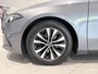 Mercedes-Benz A-klasse 180 Business Solution Airco | Autonomous Emergency Braking | Cruise Control | Keyless Start | LED Koplampen | Lichtmetalen Velgen 16'' | Parkeer Assistent | Parkeersensor Voor en Achter | Regensensor | Rijstrooksensor | Spraakbediening | Start/Stop Systeem | Voorstoelen Verwarmd | Wifi Voorbereiding