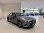 Mercedes-Benz A-klasse 180 Business Solution Airco | Autonomous Emergency Braking | Cruise Control | Keyless Start | LED Koplampen | Lichtmetalen Velgen 16'' | Parkeer Assistent | Parkeersensor Voor en Achter | Regensensor | Rijstrooksensor | Spraakbediening | Start/Stop Systeem | Voorstoelen Verwarmd | Wifi Voorbereiding