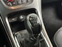 Opel Astra 1.4 Turbo Cosmo Airco | Cruise Control | Dodehoek Detectie | Electronic Climate Controle | Hill/Hold Functie | Lederen Stuurwiel | Lichtmetalen Velgen 17'' | Start/Stop Systeem | Regensensor | Extra Getint Glas | Stoelverwarming | Stuurwiel verwarming