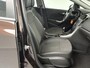 Opel Astra 1.4 Turbo Cosmo Airco | Cruise Control | Dodehoek Detectie | Electronic Climate Controle | Hill/Hold Functie | Lederen Stuurwiel | Lichtmetalen Velgen 17'' | Start/Stop Systeem | Regensensor | Extra Getint Glas | Stoelverwarming | Stuurwiel verwarming