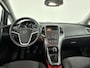 Opel Astra 1.4 Turbo Cosmo Airco | Cruise Control | Dodehoek Detectie | Electronic Climate Controle | Hill/Hold Functie | Lederen Stuurwiel | Lichtmetalen Velgen 17'' | Start/Stop Systeem | Regensensor | Extra Getint Glas | Stoelverwarming | Stuurwiel verwarming