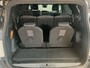 Peugeot 5008 1.2 PureTech Allure Pack Business 7 pers. uit 2023 Rijklaar + 12 maanden Bovag-garantie Henk Jongen Auto's in Helmond,  al 50 jaar service zoals 't hoort!