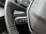 Peugeot e-2008 EV Allure Avantage 54 kWh 156pk Automaat | Navigatie | Camera Voor + Achter | Adaptieve Cruise Control | Climate Control | 17"LMV | LED | Dodehoekdetectie | Apple Carplay/Android Auto |