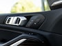 BMW X5 xDrive50e | M-SPORT PRO | 21 INCH | SOFTCLOSE | STOELVENTILATIE | HEAD-UP | HARMAN KARDON | ICONIC GLOW GRILL | SKYLOUNGE PANORAMA/SCHUIF-KANTELDAK | CARBONSCHWARZ | SHADOWLINE | DRIVING ASSISTANT PROF | TRAVEL PAKKET | COMFORT PAKKET + | INNOVATIE PAKKET |