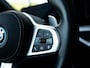 BMW X5 xDrive50e | M-SPORT PRO | 21 INCH | SOFTCLOSE | STOELVENTILATIE | HEAD-UP | HARMAN KARDON | ICONIC GLOW GRILL | SKYLOUNGE PANORAMA/SCHUIF-KANTELDAK | CARBONSCHWARZ | SHADOWLINE | DRIVING ASSISTANT PROF | TRAVEL PAKKET | COMFORT PAKKET + | INNOVATIE PAKKET |