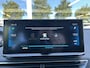 Peugeot 3008 1.2 PureTech Blue Lease Premium Nieuw model LED / Automaat /  Carplay / Camera / Trekhaak