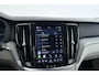 Volvo V60 2.0 T6 Plug-in hybrid AWD Core Bright | Dealer onderhouden | Camera | Trekhaak