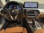 BMW 5-Serie Touring 520e Business | navi | leder | panorama | trekhaak |