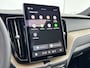 Volvo XC60 T8 Recharge Ultra Dark | 21" | Luchtvering | Geventileerd Nappa | Massagestoelen | Bowers & Wilkins | Panoramadak | Head-Up | 360 Camera | Elektr. verst. Stoelen | BLIS | Stoel/Stuur/Achterbankverwarming