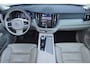 Volvo XC60 T6 Hybride AWD Ultimate Bright LONG RANGE | Luchtvering | Massage | Head-Up Display | Stoelventilatie | Panoramadak |