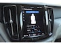 Volvo XC60 T6 Hybride AWD Ultimate Bright LONG RANGE | Luchtvering | Massage | Head-Up Display | Stoelventilatie | Panoramadak |
