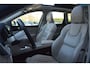 Volvo XC60 T6 Hybride AWD Ultimate Bright LONG RANGE | Luchtvering | Massage | Head-Up Display | Stoelventilatie | Panoramadak |