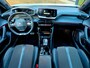 Peugeot 2008 1.2 PureTech 131PK GT + LED|Parelmoer|Navi|Keyless|Sfeerverl.|3D Digital Cockpit|Dodehoek|Lane|Apple|Android|17"LMV