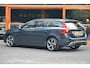 Volvo V60 T3 R-Design | Stoelverwarming | Trekhaak | Rondom parkeersensoren | High Performance Audio | Automaat |
