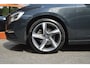 Volvo V60 T3 R-Design | Stoelverwarming | Trekhaak | Rondom parkeersensoren | High Performance Audio | Automaat |