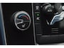Volvo V60 T3 R-Design | Stoelverwarming | Trekhaak | Rondom parkeersensoren | High Performance Audio | Automaat |