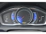 Volvo V60 T3 R-Design | Stoelverwarming | Trekhaak | Rondom parkeersensoren | High Performance Audio | Automaat |