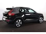 Volvo XC40 B4 Plus Dark - IntelliSafe Assist & Surround - Harman/Kardon audio - Parkeercamera achter - Verwarmde voorstoelen & stuur - Parkeersensoren voor & achter - Elektr. bedienb. voorstoelen met geheugen links - Draadloze tel. lader - Elektr. inklapbare trekhaak - 19' LMV