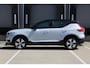 Volvo XC40 T4 Recharge R-Design Expression | Semi elektrische trekhaak | Achteruitrijcamera | Adaptieve cruise control | Keyless | 18 inch Lichtmetalen velgen