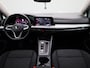 Volkswagen Golf 1.0 eTSI Life | Automaat | Stoel - Stuur Verwarming | Navigatie | Apple CarPlay/ Android Auto | Parkeersensoren | LMV | LED |